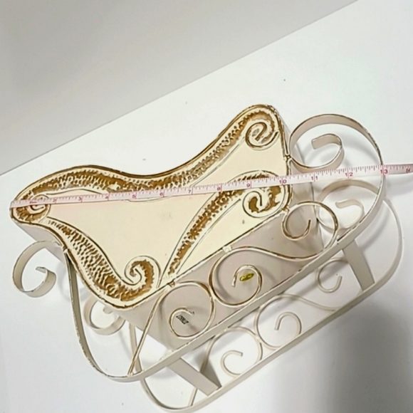 VINTAGE METAL CREAM SANTA'S SLEIGH - Picture 9 of 9